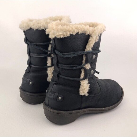 UGG Akadia Black Leather Winter Ankle Boots 6 - Picture 5 of 12